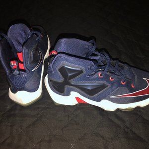 NIKE Lebron 13